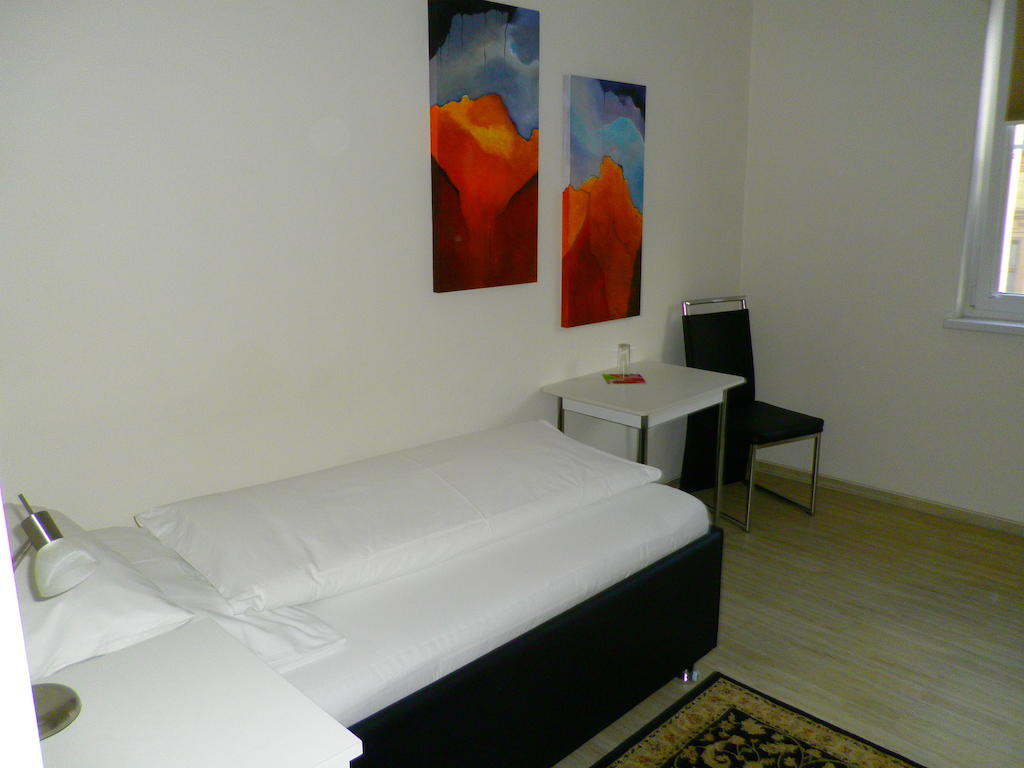 Astra Hotel Kaiserslautern Pokoj fotografie